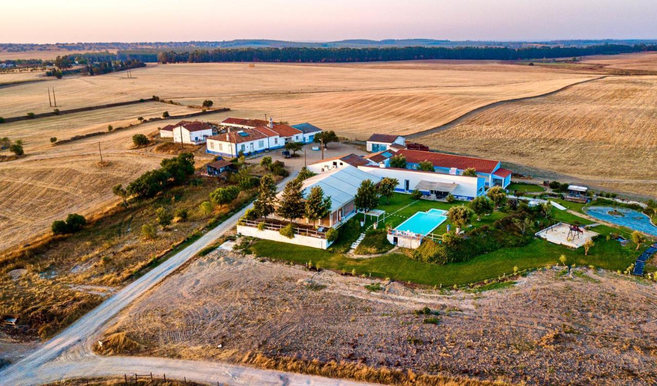 Monte Dos Pocos Hotel Алжустрел Екстериор снимка